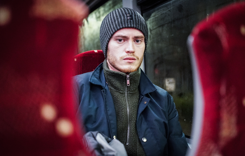 Bus - between seats eyes to camera